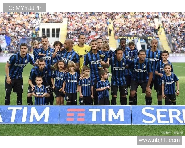 足总杯国米逆转里昂争议判罚引发全场热议与球迷怒火