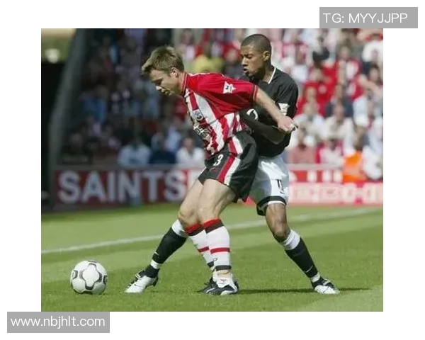 友谊赛平局曼联与AC米兰激战成和绝杀瞬间引发全场热烈反响 友谊赛平局曼联与AC米兰激战成和绝杀瞬间引发全场热烈反响