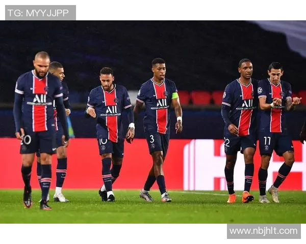 世界杯精彩对决：里昂与巴黎圣日耳曼战成平局乌龙球成焦点瞬间