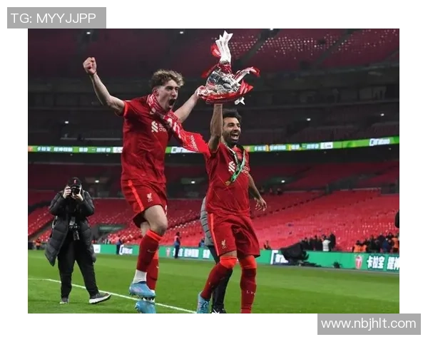 友谊赛激战：AC米兰逆转利物浦红牌事件引发全场热议